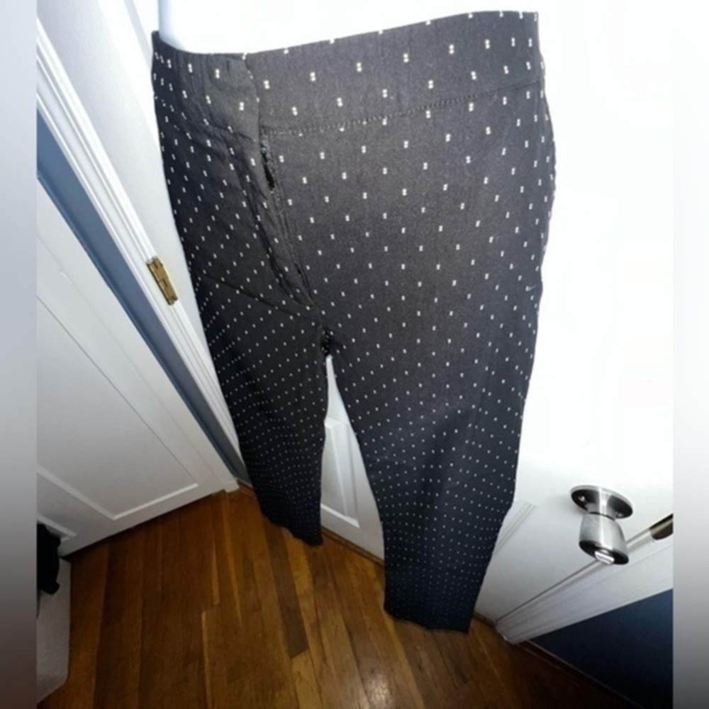 NWOT Izod Women’s 4 Black White Dot Stretch Crop Capri Trouser Dress Pants S - Picture 2 of 14